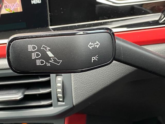 ポロGTI ベースグレード ACC BSM LKA ディスカバープロ Applecarplay/androidauto 地デジ Bluetooth Bカメラ CD/DVD LEDライト ステアS パドルS 純正17AW ETC(27枚目)