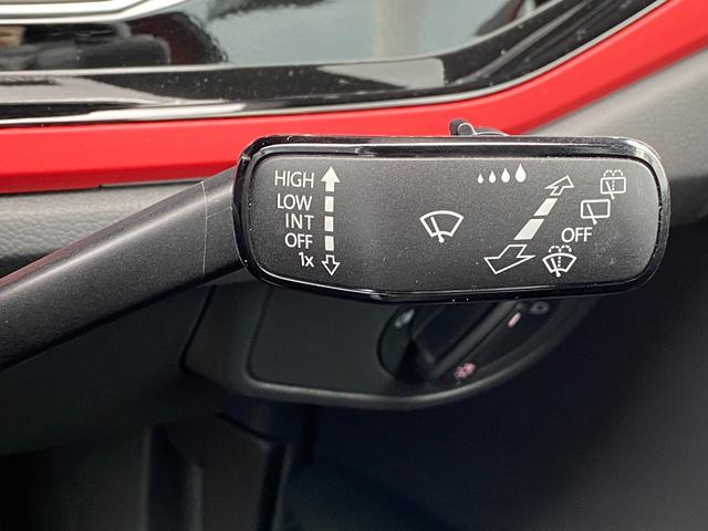ポロGTI ベースグレード ACC BSM LKA ディスカバープロ Applecarplay/androidauto 地デジ Bluetooth Bカメラ CD/DVD LEDライト ステアS パドルS 純正17AW ETC(30枚目)