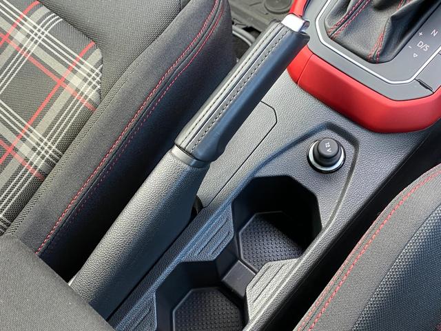 ポロGTI ベースグレード ACC BSM LKA ディスカバープロ Applecarplay/androidauto 地デジ Bluetooth Bカメラ CD/DVD LEDライト ステアS パドルS 純正17AW ETC(44枚目)