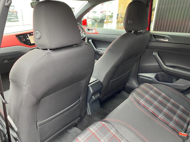ポロGTI ベースグレード ACC BSM LKA ディスカバープロ Applecarplay/androidauto 地デジ Bluetooth Bカメラ CD/DVD LEDライト ステアS パドルS 純正17AW ETC(50枚目)