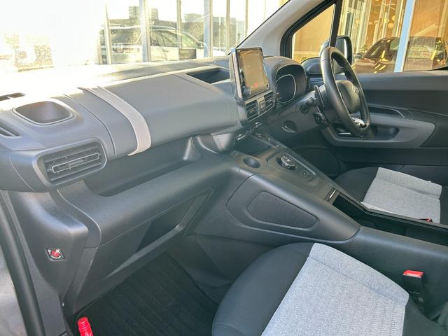 ベルランゴ マックス　ブルーＨＤｉ　１オーナー　ＡＣＣ　ＢＳＭ　ＬＫＡ　ガラスルーフ　ディスプレイＡ　Ａｐｐｌｅｃａｒｐｌａｙ／ａｎｄｒｏｉｄａｕｔｏ　Ｂカメラ　Ｓカメラ　ＢＴ　前後ドライブレコーダー　純１６インチＡＷ　ＥＴＣ（12枚目）