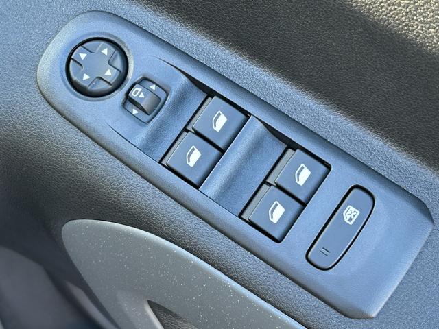 ベルランゴ マックス　ブルーＨＤｉ　１オーナー　ＡＣＣ　ＢＳＭ　ＬＫＡ　ガラスルーフ　ディスプレイＡ　Ａｐｐｌｅｃａｒｐｌａｙ／ａｎｄｒｏｉｄａｕｔｏ　Ｂカメラ　Ｓカメラ　ＢＴ　前後ドライブレコーダー　純１６インチＡＷ　ＥＴＣ（53枚目）