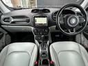 ジープ・レネゲード リミテッド　ＡＣＣ　ＬＫＡ　ＢＳＭ　白革　シートＨ　Ｕｃｏｎｎｅｃｔ　Ａｐｐｌｅｃａｒｐｌａｙ／ａｎｄｒｏｉｄａｕｔｏ　地デジ　ＢＴ　Ｂカメラ　ＬＥＤライト　ハンドルＨ　ステアＳ　前後ドラレコ　純１７ＡＷ　ＥＴＣ（5枚目）