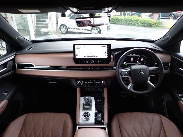 アウトランダーPHEV Pエグゼクティブパッケージ 三菱認定中古車2029年10月まで保証付 12.3(3枚目)