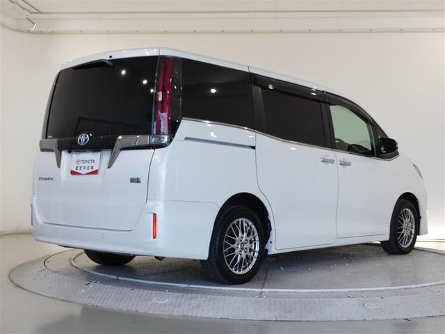 エスクァイア ハイブリッドGiプレミアムパッケジブラックテーラード フルセグ メモリーナビ 後席モニター バックカメラ 衝突被害軽減システム ETC 両側電動スライド LEDヘッドランプ 3列シート ワンオーナー DVD再生 記録簿 乗車定員7人 ナビ&TV CD(4枚目)