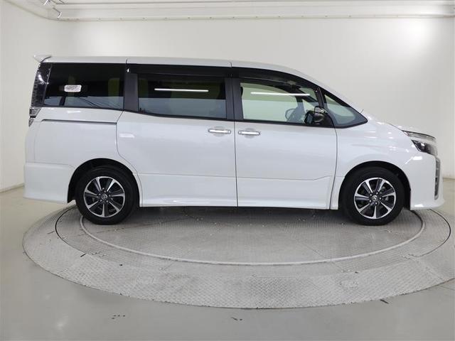 ヴォクシー ZS 煌II フルセグ メモリーナビ バックカメラ 衝突被害軽減システム ETC 両側電動スライド LEDヘッドランプ 3列シート ウオークスルー ワンオーナー DVD再生 記録簿 乗車定員7人 ナビ&TV CD(6枚目)