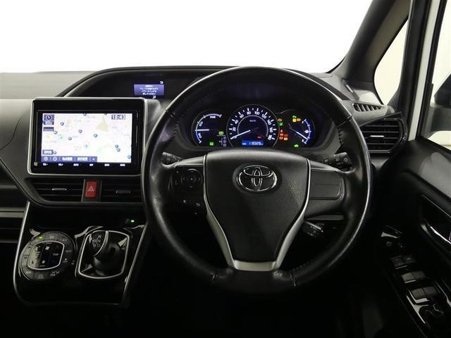 ヴォクシー ハイブリッドＺＳ　煌ＩＩ　フルセグ　メモリーナビ　後席モニター　バックカメラ　衝突被害軽減システム　ＥＴＣ　両側電動スライド　ＬＥＤヘッドランプ　３列シート　ワンオーナー　ＤＶＤ再生　ミュージックプレイヤー接続可　乗車定員７人（4枚目）