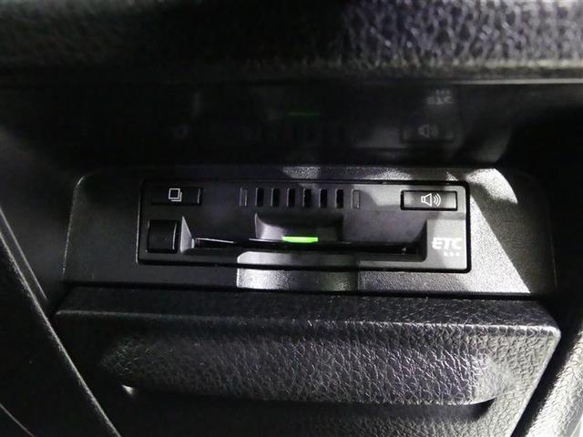 ヴォクシー ハイブリッドＺＳ　煌ＩＩ　フルセグ　メモリーナビ　後席モニター　バックカメラ　衝突被害軽減システム　ＥＴＣ　両側電動スライド　ＬＥＤヘッドランプ　３列シート　ワンオーナー　ＤＶＤ再生　ミュージックプレイヤー接続可　乗車定員７人（8枚目）