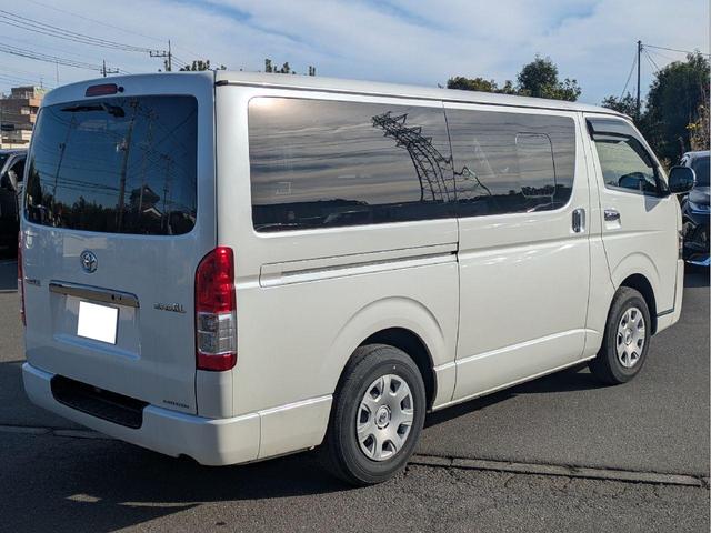 ハイエースバン スーパーGL ダークプライム ワンオーナー ユーザー買取車 記録簿 バックミラーモニター ETC2.0 スペアキー トヨタ純正SDナビ フルセグTV Bluetooth CD DVD再生 LEDヘッドランプ 取扱説明書 ナビ説明書(11枚目)