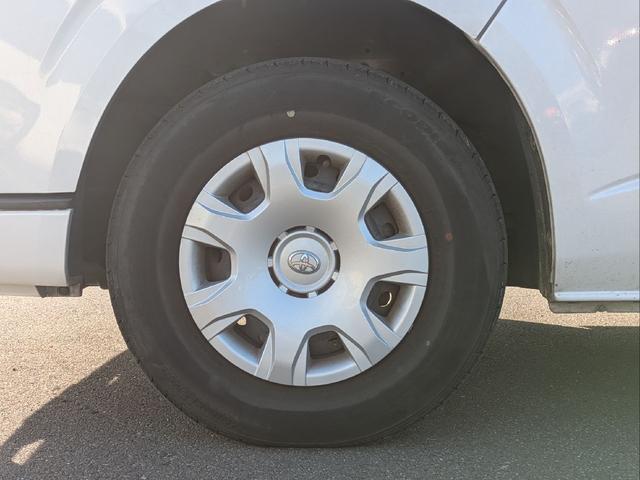 ハイエースバン スーパーGL ダークプライム ワンオーナー ユーザー買取車 記録簿 バックミラーモニター ETC2.0 スペアキー トヨタ純正SDナビ フルセグTV Bluetooth CD DVD再生 LEDヘッドランプ 取扱説明書 ナビ説明書(20枚目)