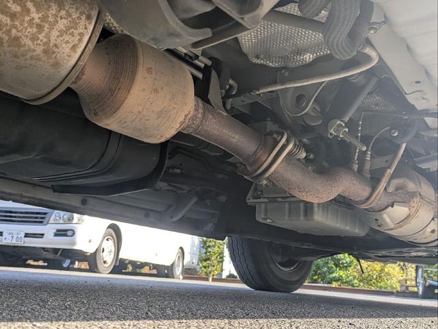 ハイエースバン スーパーGL ダークプライム ワンオーナー ユーザー買取車 記録簿 バックミラーモニター ETC2.0 スペアキー トヨタ純正SDナビ フルセグTV Bluetooth CD DVD再生 LEDヘッドランプ 取扱説明書 ナビ説明書(28枚目)