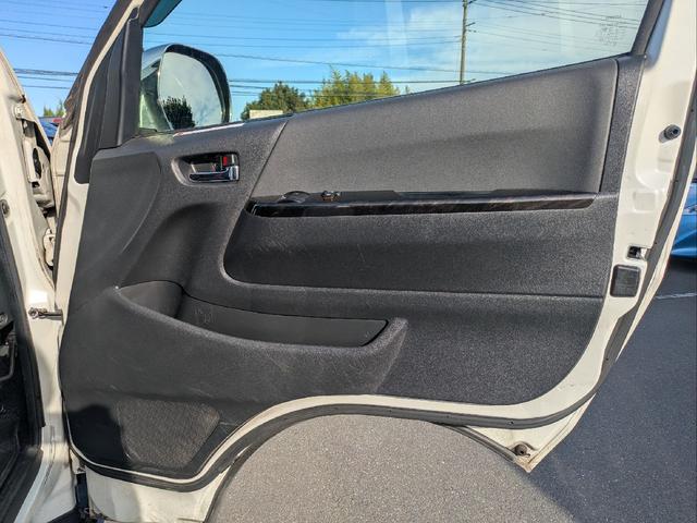 ハイエースバン スーパーGL ダークプライム ワンオーナー ユーザー買取車 記録簿 バックミラーモニター ETC2.0 スペアキー トヨタ純正SDナビ フルセグTV Bluetooth CD DVD再生 LEDヘッドランプ 取扱説明書 ナビ説明書(40枚目)