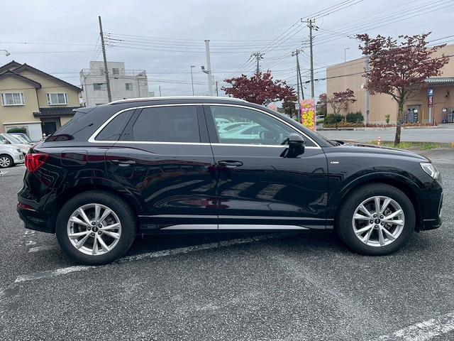 AUDI Q3 35 TFSI S LINE