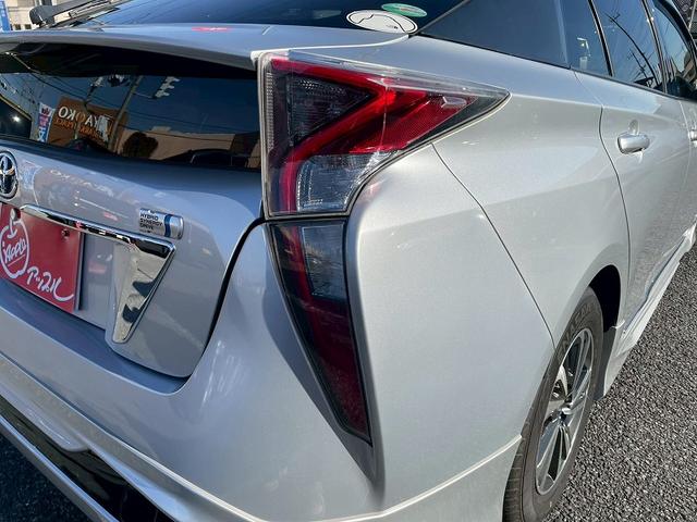 プリウス S ユーザー様買取 1年保証付き モデリスタエアロ モデリスタAW 純正ナビ/TV バックカメラ ETC プッシュスタート スマートキー Bluetooth マット バイザー バニティミラー ISOFIX(19枚目)