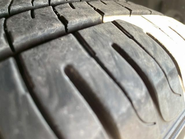 プリウス S ユーザー様買取 1年保証付き モデリスタエアロ モデリスタAW 純正ナビ/TV バックカメラ ETC プッシュスタート スマートキー Bluetooth マット バイザー バニティミラー ISOFIX(23枚目)