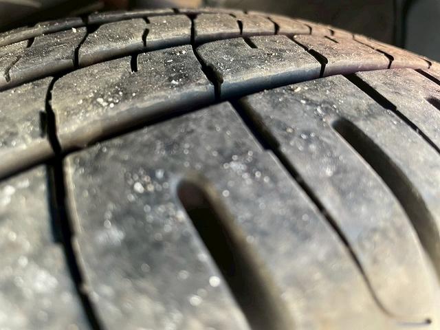 プリウス S ユーザー様買取 1年保証付き モデリスタエアロ モデリスタAW 純正ナビ/TV バックカメラ ETC プッシュスタート スマートキー Bluetooth マット バイザー バニティミラー ISOFIX(25枚目)