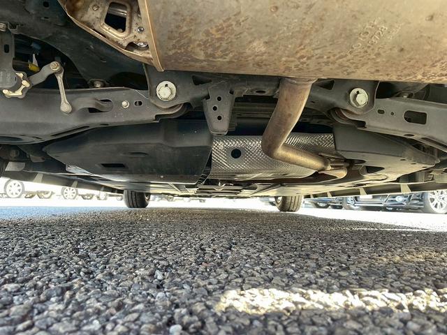 プリウス S ユーザー様買取 1年保証付き モデリスタエアロ モデリスタAW 純正ナビ/TV バックカメラ ETC プッシュスタート スマートキー Bluetooth マット バイザー バニティミラー ISOFIX(28枚目)