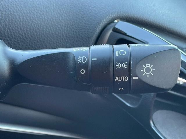 プリウス S ユーザー様買取 1年保証付き モデリスタエアロ モデリスタAW 純正ナビ/TV バックカメラ ETC プッシュスタート スマートキー Bluetooth マット バイザー バニティミラー ISOFIX(39枚目)