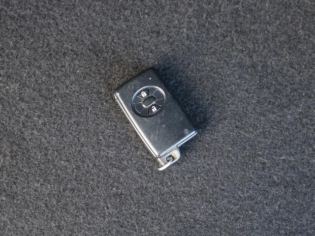 １．５Ｇ　ＨＩＤ　純正ＨＤＤナビ　フルセグＴＶ　ＤＶＤ再生　バックカメラ　ドライブレコーダー　ＥＴＣ　社外アルミ　プッシュスタート　スマートキー(19枚目)