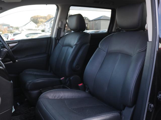 エルグランド 250ハイウェイスターブラックレザー 電動黒本革シート・両側電動スライドドア・バックカメラ・フリップダウンモニター・シートヒーター・LEONLS19インチアルミ・インテリキー・オートA/C・ETC・HIDヘッドライト・プッシュスタート(5枚目)