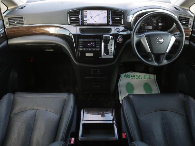 エルグランド 250ハイウェイスターブラックレザー 電動黒本革シート・両側電動スライドドア・バックカメラ・フリップダウンモニター・シートヒーター・LEONLS19インチアルミ・インテリキー・オートA/C・ETC・HIDヘッドライト・プッシュスタート(6枚目)