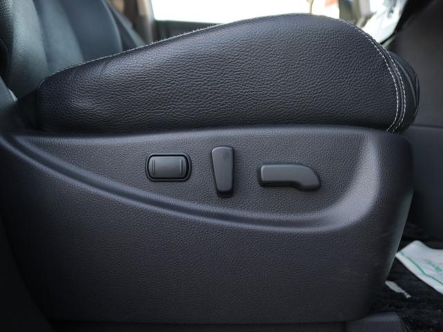 エルグランド 250ハイウェイスターブラックレザー 電動黒本革シート・両側電動スライドドア・バックカメラ・フリップダウンモニター・シートヒーター・LEONLS19インチアルミ・インテリキー・オートA/C・ETC・HIDヘッドライト・プッシュスタート(11枚目)