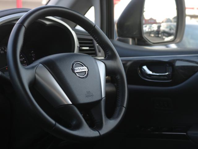 エルグランド 250ハイウェイスターブラックレザー 電動黒本革シート・両側電動スライドドア・バックカメラ・フリップダウンモニター・シートヒーター・LEONLS19インチアルミ・インテリキー・オートA/C・ETC・HIDヘッドライト・プッシュスタート(15枚目)