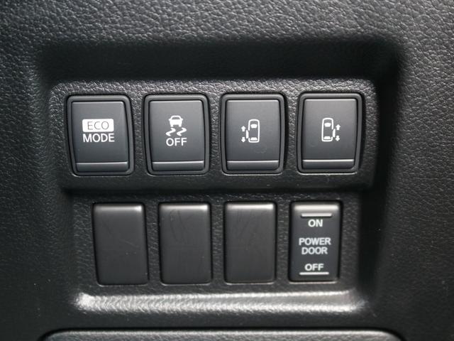 エルグランド 250ハイウェイスターブラックレザー 電動黒本革シート・両側電動スライドドア・バックカメラ・フリップダウンモニター・シートヒーター・LEONLS19インチアルミ・インテリキー・オートA/C・ETC・HIDヘッドライト・プッシュスタート(16枚目)
