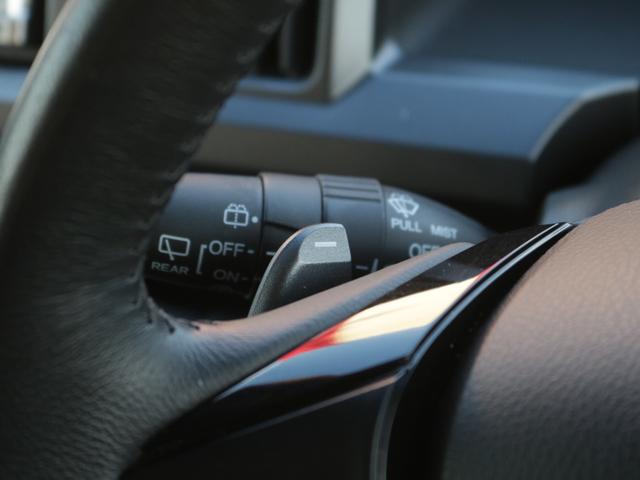 ステップワゴンスパーダ S 電動スライドドア・バックカメラ・キーレス・オートA/C・HIDヘッドライト・SDナビ・フルセグ・CD/DVD再生・パドルシフト・純正17インチアルミ・ドアバイザー(13枚目)
