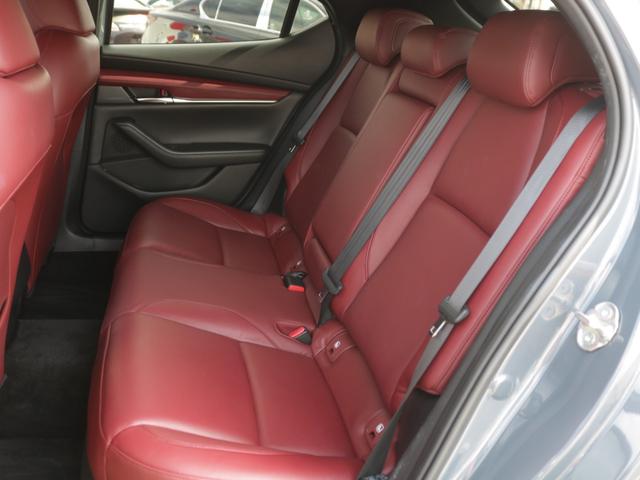 ＭＡＺＤＡ３ファストバック ＸＤバーガンディ　セレクション　電動赤革シート・Ｂｌｕｅｔｏｏｒｈ接続・フルセグ・マツコネナビ・バックカメラ・シート＆ハンドルヒーター・追従クルーズコントロール・ドライブレコーダ・スマートキー・プッシュスタート・ＥＴＣ・ＬＥＤライト（11枚目）