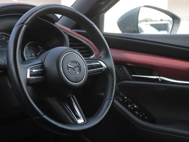 ＭＡＺＤＡ３ファストバック ＸＤバーガンディ　セレクション　電動赤革シート・Ｂｌｕｅｔｏｏｒｈ接続・フルセグ・マツコネナビ・バックカメラ・シート＆ハンドルヒーター・追従クルーズコントロール・ドライブレコーダ・スマートキー・プッシュスタート・ＥＴＣ・ＬＥＤライト（13枚目）