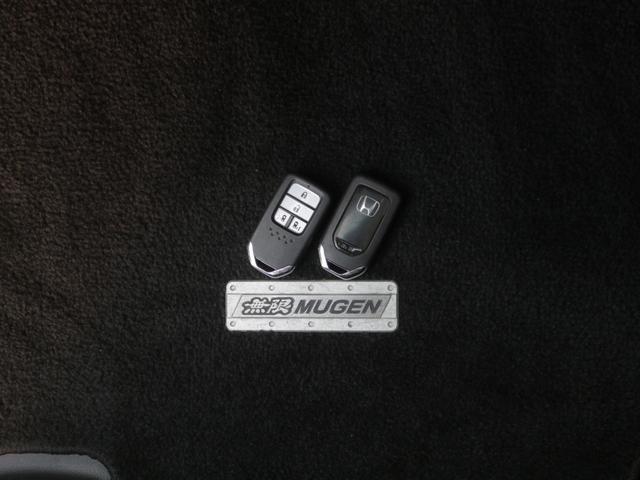 オデッセイ アブソルート・ＥＸ　ＯＰ黒革シート・両側電動スライドドア・全方囲カメラ・Ｂｌｕｅｔｏｏｔｈ接続・フルセグ・追従クルーズコントロール・フリップダウンモニター・シートヒーター・ＤＶＤ再生・ＬＥＤヘッドライト・純正１８アルミ（24枚目）