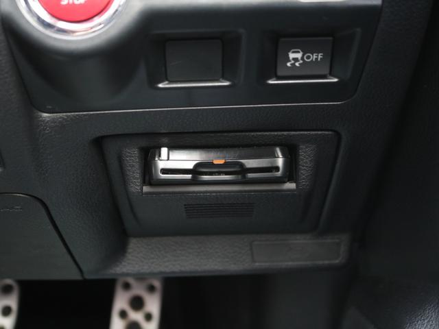 ＥＴＣももちろん装備！いまや無い車はないのではないかというくらいですがこちらも例外ではなく装備されております！後からつける手間もお金もかからず高速もスイスイなので友達・家族と遠出も楽しくなるはずです