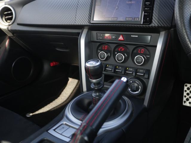 86 GT 6速MT・ワンオーナー・TRDエアロ/マフラー/18インチアルミ/メンバーブレースセット・Bluetoorh接続・バックカメラ・ワンセグ・記録簿×10枚・スマートキー・HIDヘッドライト・ETC(4枚目)
