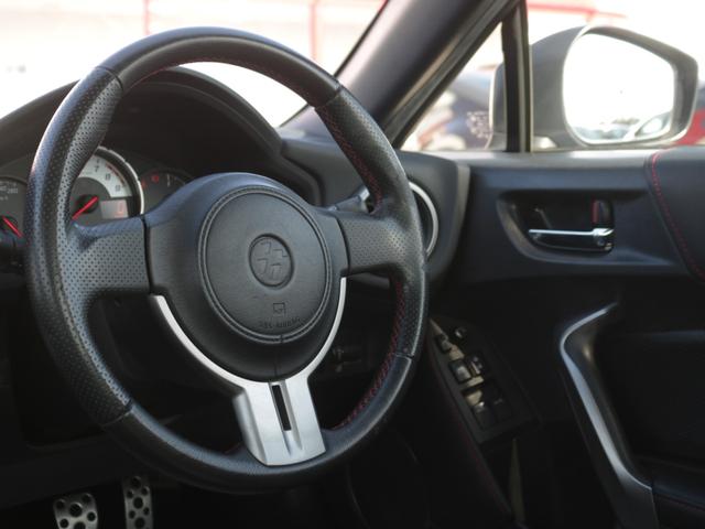 86 GT 6速MT・ワンオーナー・TRDエアロ/マフラー/18インチアルミ/メンバーブレースセット・Bluetoorh接続・バックカメラ・ワンセグ・記録簿×10枚・スマートキー・HIDヘッドライト・ETC(19枚目)