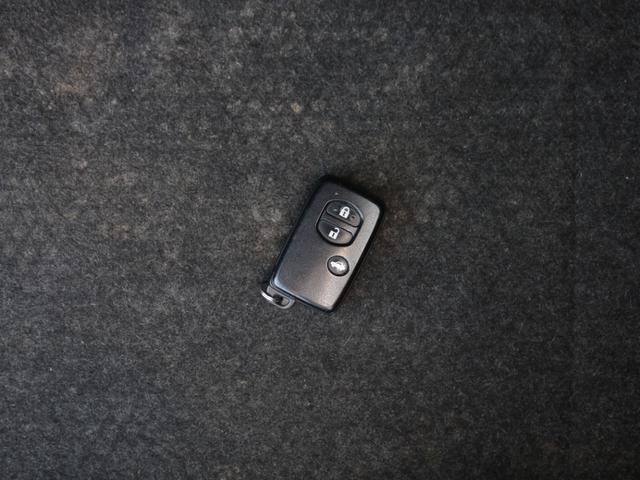 86 GT 6速MT・ワンオーナー・TRDエアロ/マフラー/18インチアルミ/メンバーブレースセット・Bluetoorh接続・バックカメラ・ワンセグ・記録簿×10枚・スマートキー・HIDヘッドライト・ETC(24枚目)