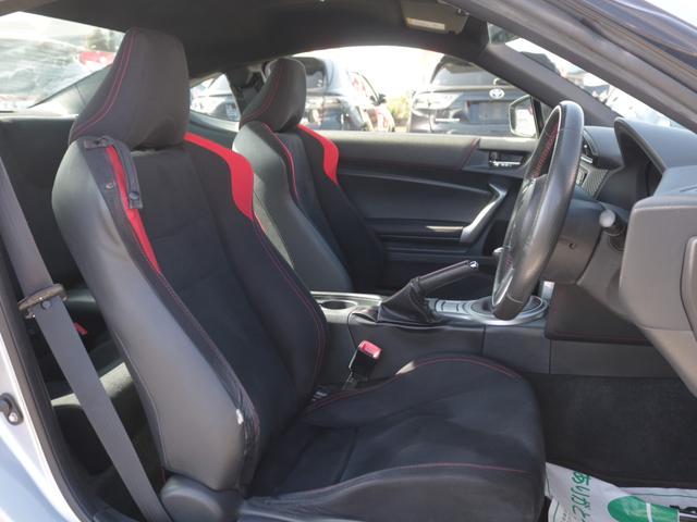 86 GT 6速MT・ワンオーナー・TRDエアロ/マフラー/18インチアルミ/メンバーブレースセット・Bluetoorh接続・バックカメラ・ワンセグ・記録簿×10枚・スマートキー・HIDヘッドライト・ETC(41枚目)