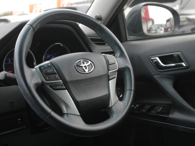 握り心地のよいステアリング！いつも触る部分ですので質感は良いほうが◎