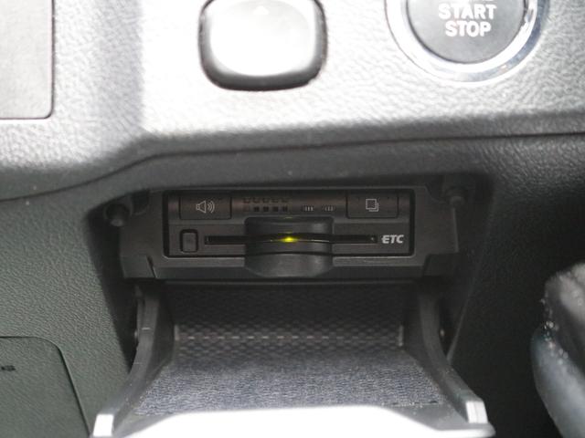 ＥＴＣももちろん装備！いまや無い車はないのではないかというくらいですがこちらも例外ではなく装備されております！後からつける手間もお金もかからず高速もスイスイなので友達・家族と遠出も楽しくなるはずです