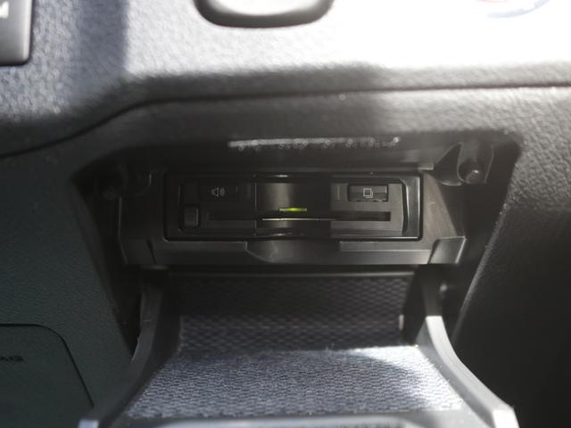 ＥＴＣももちろん装備！いまや無い車はないのではないかというくらいですがこちらも例外ではなく装備されております！後からつける手間もお金もかからず高速もスイスイなので友達・家族と遠出も楽しくなるはずです