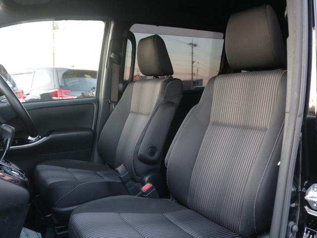 ヴォクシー ZS 後期型・ワンオーナー・両側電動スライドドア・バックカメラ・フリップダウンモニター・Bluetooth接続・フルセグ・トヨタセーフティセンス・スマートキー・LEDヘッドライト&フォグランプ・純正アルミ(6枚目)