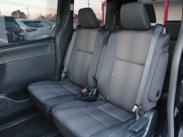 ヴォクシー ZS 後期型・ワンオーナー・両側電動スライドドア・バックカメラ・フリップダウンモニター・Bluetooth接続・フルセグ・トヨタセーフティセンス・スマートキー・LEDヘッドライト&フォグランプ・純正アルミ(10枚目)