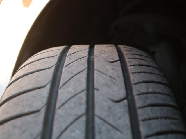 ヴォクシー ZS 後期型・ワンオーナー・両側電動スライドドア・バックカメラ・フリップダウンモニター・Bluetooth接続・フルセグ・トヨタセーフティセンス・スマートキー・LEDヘッドライト&フォグランプ・純正アルミ(49枚目)