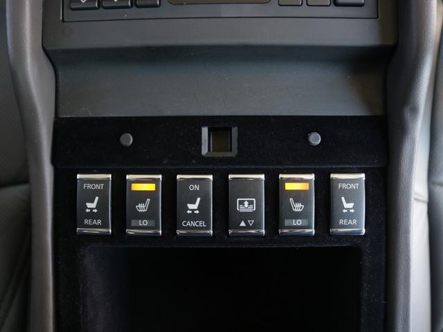 後席電動シート＆シートヒーターを装備♪ＶＩＰならではの装備です！！