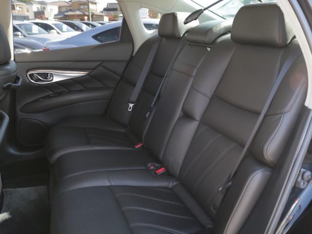 リアシートも使用感も少なくグッドコンディション★