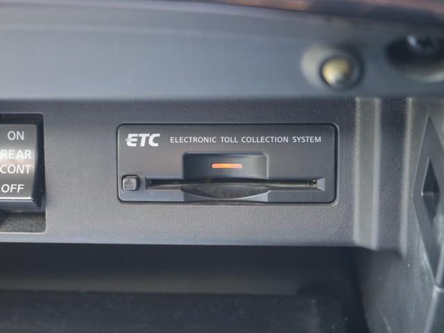 ＥＴＣももちろん装備！いまや無い車はないのではないかというくらいですがこちらも例外ではなく装備されております！後からつける手間もお金もかからず高速もスイスイなので友達・家族と遠出も楽しくなるはずです