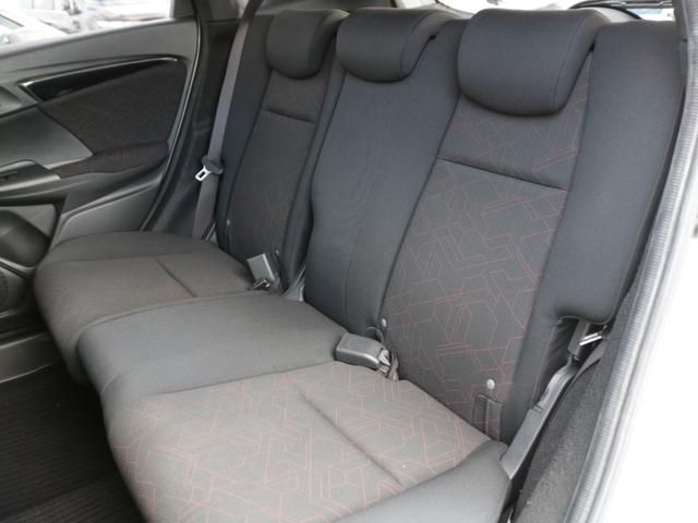 フィット RS 6速MT・Bluetooth接続・フルセグ・バックカメラ・スマートキー・クルーズコントロール・無限Rエアロ・ETC・メモリナビ・オートA/C・LEDヘッドライト・純正16インチアルミ・プッシュスタート(10枚目)