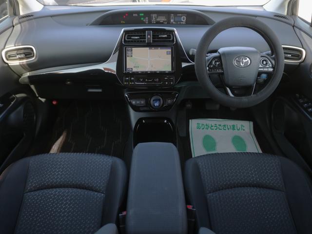 プリウス Sセーフティプラス ツートーン 特別仕様車・専用オプションカラー・トヨタセーフティセンスP・Bluetooth接続・スマートキー・バックカメラ・追従クルコン・LEDヘッドライト&フォグランプ・Cセンサー・ETC・純正17インチアルミ(4枚目)
