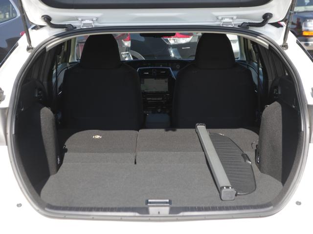 プリウス Sセーフティプラス ツートーン 特別仕様車・専用オプションカラー・トヨタセーフティセンスP・Bluetooth接続・スマートキー・バックカメラ・追従クルコン・LEDヘッドライト&フォグランプ・Cセンサー・ETC・純正17インチアルミ(10枚目)