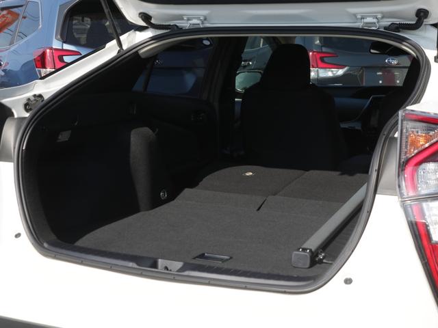 プリウス Sセーフティプラス ツートーン 特別仕様車・専用オプションカラー・トヨタセーフティセンスP・Bluetooth接続・スマートキー・バックカメラ・追従クルコン・LEDヘッドライト&フォグランプ・Cセンサー・ETC・純正17インチアルミ(37枚目)